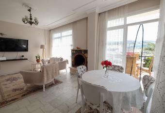 loli has Balcony rooms