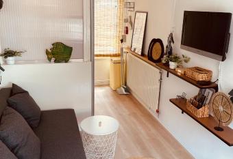 Beach Shack Studio allows 18 year olds to book a room