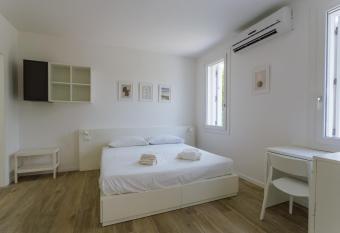 Yourbanflat White River 1 allows 18 year olds to book a room