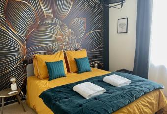 MAISON LE BEAULIEU allows 18 year olds to book a room