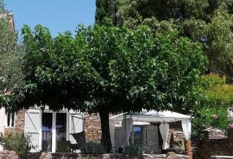 T2 de charme 55 m   au calme avec terrasse ombrag  e 40m2 has Balcony rooms