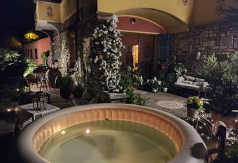 La Casa di Amelie Diano Marina / Imperia allows 18 year olds to book a room