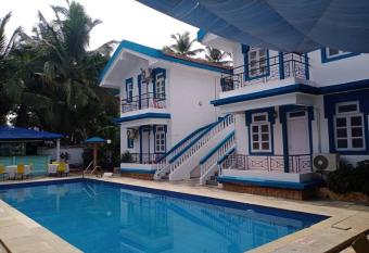 7 Bedroom Resort RM near Calghute Beach, Goa allows 18 year olds to book a room