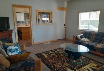 Lucky Cabin has Balcony rooms