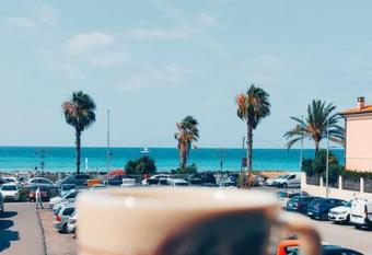 Ventimiglia, appartamento con splendida vista mare has Balcony rooms