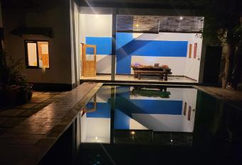 Exotic Backpackers has Balcony rooms