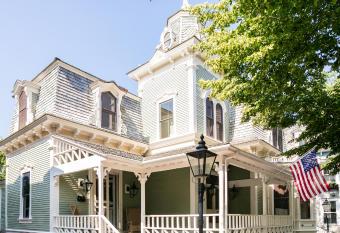 The Swain House at 21 Broad has Balcony rooms