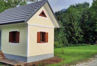 Apartma Povl   has Balcony rooms