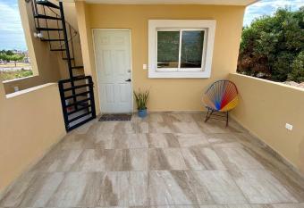 Departamento Piso 2 has Smoking/Balcony rooms