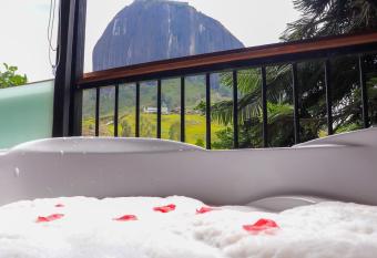 Caba  as Sue  o Real Guatap   allows 18 year olds to book a room