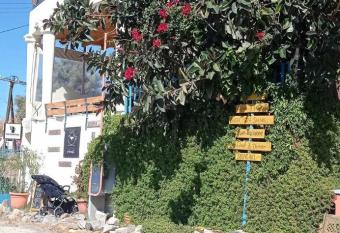 Lentas Royal has Balcony rooms