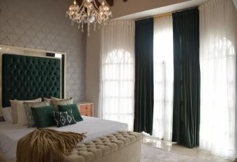 Hotel Mansi  n Sant Serrant allows 18 year olds to book a room