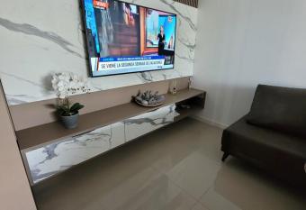 Departamento de lujo Playa Palmas Governador Celso Ramos allows 18 year olds to book a room