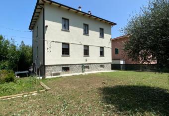 Apartments Isi & Lory has Balcony rooms