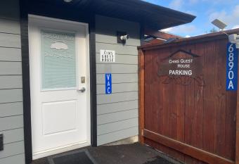 Chims Guest House has Balcony rooms