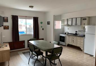 Directo en Santafetemporarios Departamento Amueblado zona Recoleta Santa Fe allows 18 year olds to book a room