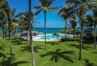 Seawinds D-37 Cabarete Modern 2BR Beachfront Apt allows 18 year olds to book a room