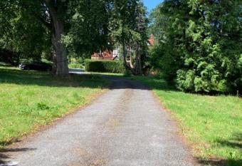 Netherton Studio Apartment 1 allows 18 year olds to book a room