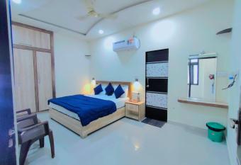 Hill Top Residency has Balcony rooms