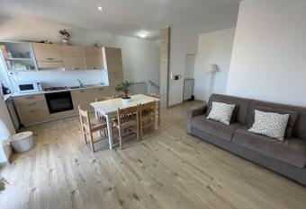 Casa Linda has Balcony rooms