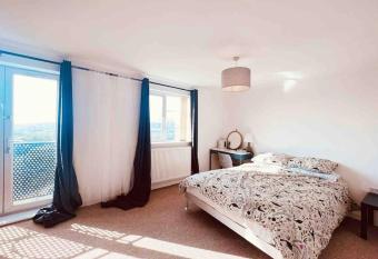 Tyne and wear   ne8 1nz   9People House face RiverView allows 18 year olds to book a room