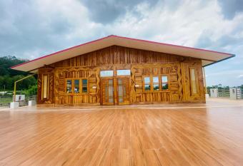 Disc Farm has Smoking rooms