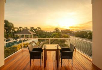 Phuket Superior Sunrise Sea View Private Pool Villa has Balcony rooms