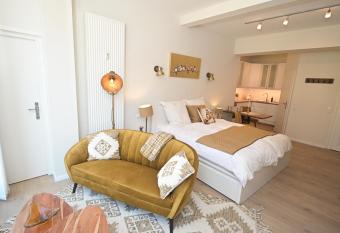 Altstadtjuwel allows 18 year olds to book a room