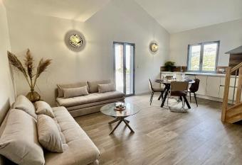 H  tel R  sidence CAPENSE has Balcony rooms