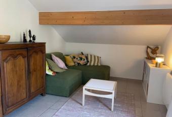 Chez Peggy & Victor - Appartement 4/5 personnes has Balcony rooms