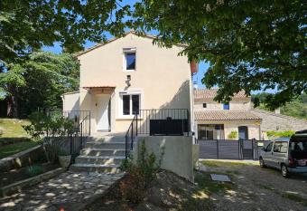 Villa Rapha  l has Balcony rooms