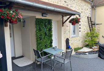 Suzy Home 2 allows 18 year olds to book a room