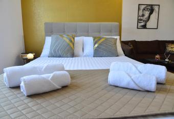 Perla Apartment allows 18 year olds to book a room