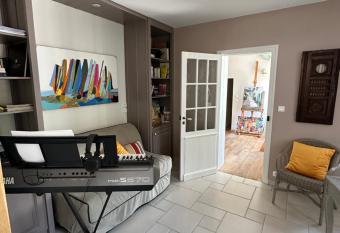 L   Avantport allows 18 year olds to book a room