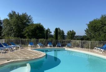 La Bastide de Chaumette has Balcony rooms