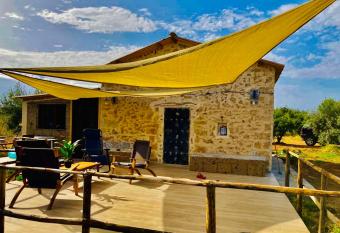 Lovely Country House has Balcony rooms