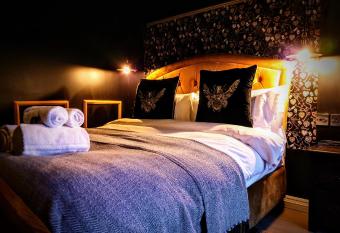 The Mad Hatter allows 18 year olds to book a room