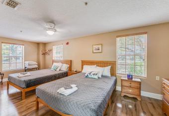 Manatee Room allows 18 year olds to book a room