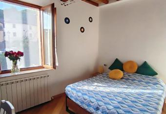 Tuscany at heart. Siena-15 min, Florence-50 min allows 18 year olds to book a room