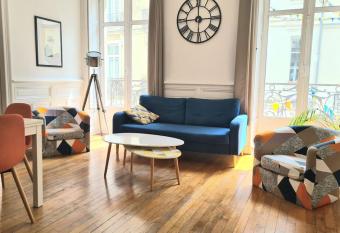 L Haussmannien - Hyper centre - Bords de l Erdre has Balcony rooms