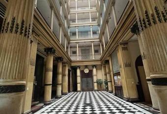 Studio neuf et   l  gant avec vue d  gag  e sur les montagnes et lac dans le centre allows 18 year olds to book a room