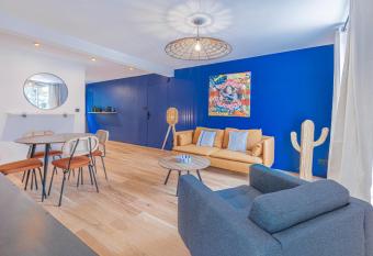 Le POP FLAT by Winkyhouse Cassis allows 18 year olds to book a room