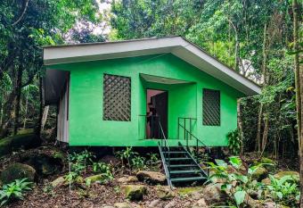 Private river and forest and free Wifi, stones backyard has Balcony rooms