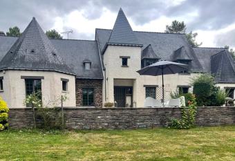 Chambre de la cime des pins has Balcony rooms