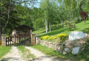 Il Picco allows 18 year olds to book a room