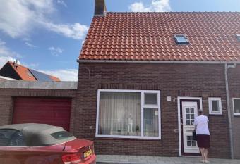 Aan zee in Westkapelle 3 kamers voor 2x2 personen has Balcony rooms