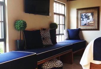 Luxury Villa Retreat - 8 Bedrooms - Sleeps 20 has rooms with a private hot tub