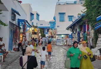 La maison 4 puits has Balcony rooms