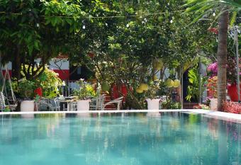 Red House Homestay - Villa allows 18 year olds to book a room