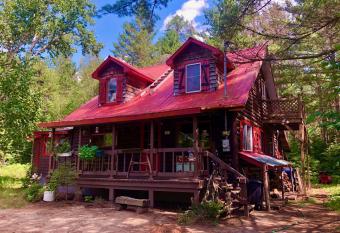 Chalet en bois rond Mauricie has Balcony rooms